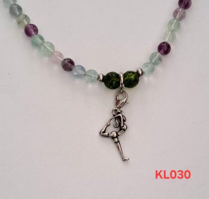 Kalung fluorite liontin yoga asana dengan rantai perpanjangan
